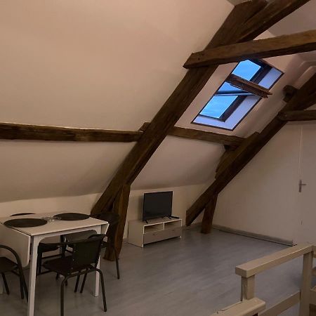 Chablis: Grand Studio En Plein Centre Ville Extérieur photo
