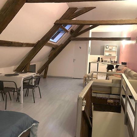 Chablis: Grand Studio En Plein Centre Ville Extérieur photo