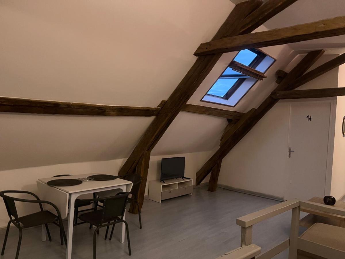 Chablis: Grand Studio En Plein Centre Ville Extérieur photo