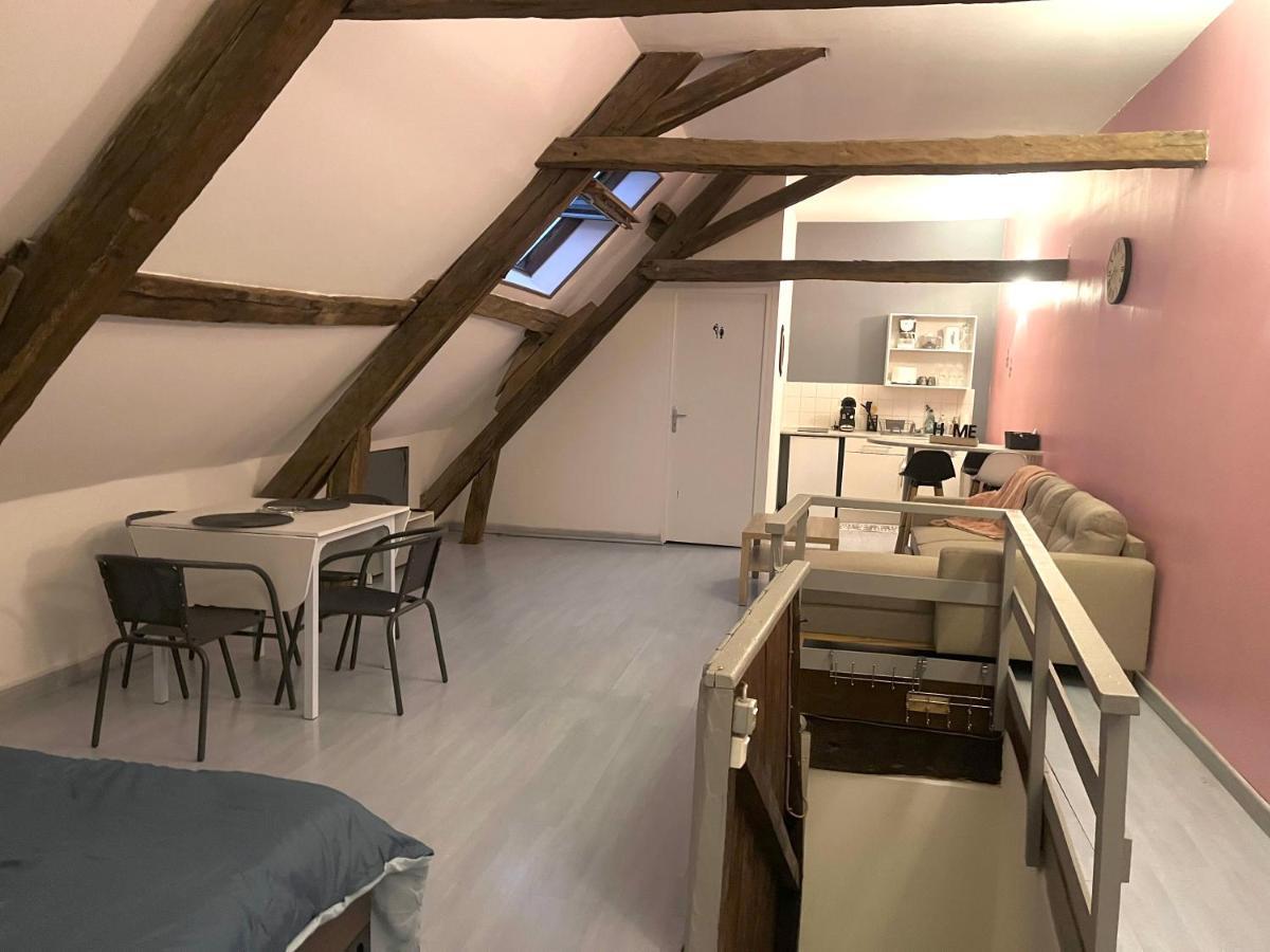 Chablis: Grand Studio En Plein Centre Ville Extérieur photo